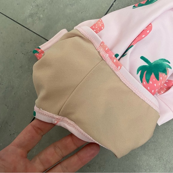 Old navy swim one piece strawberry print swimsuit rash guard 18-24 months - Picture 4 of 6